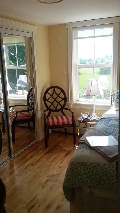 Miscouche Sunbury Cove Winery B&B 외부 사진